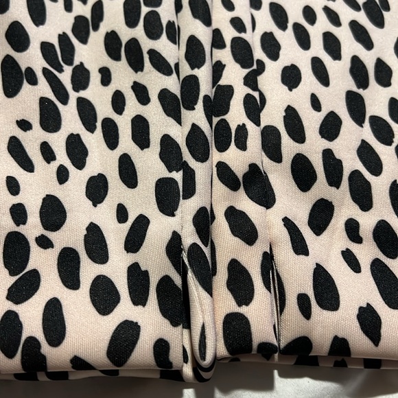Bar III ANIMAL PRINT LEGGINGS - Picture 4 of 5
